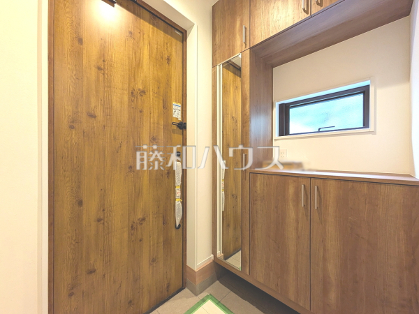 玄関　【新座市片山２丁目】