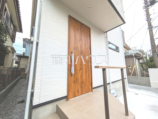 玄関　【新座市片山２丁目】