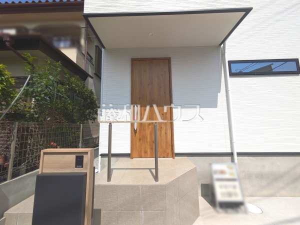 玄関　【新座市片山２丁目】