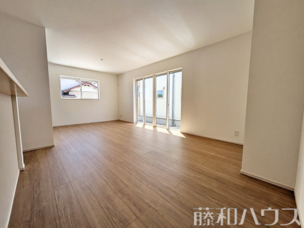 1号棟　リビング　【春日井市上田楽町】