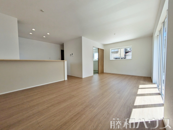 1号棟　リビング　【春日井市上田楽町】