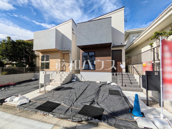 現場風景　【名古屋市守山区深沢１丁目】家族みんなの眩い笑顔、豊かな開口がもたらすこの場所は過ごす時を楽しむ時を紡ぐ場所、たくさんの笑顔があふれ心地よい時間が流れていくことでしょう。