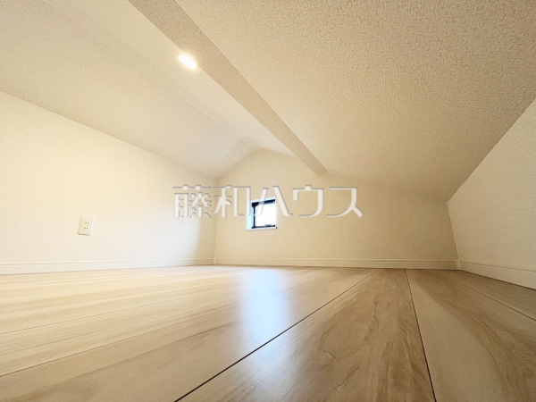 2号棟 小屋裏収納 【日野市多摩平6丁目】 2号棟 小屋裏収納 【日野市多摩平6丁目】