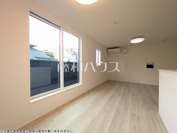 2号棟　リビング　【八王子市万町】