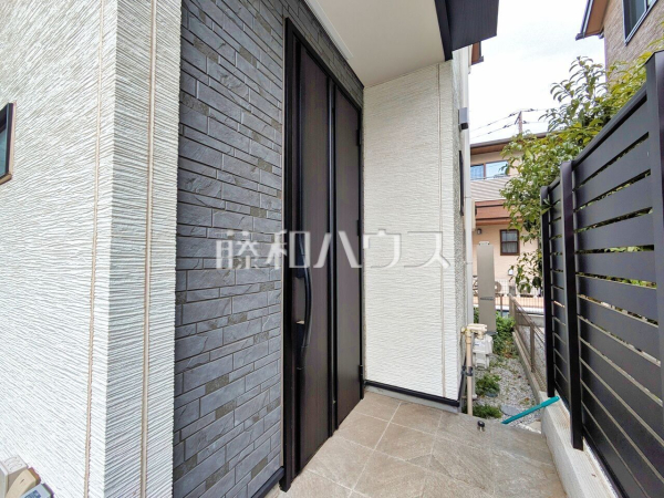 玄関　【東久留米市八幡町３丁目】