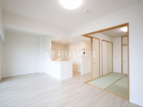 リビング　【リーデンススクエア所沢】