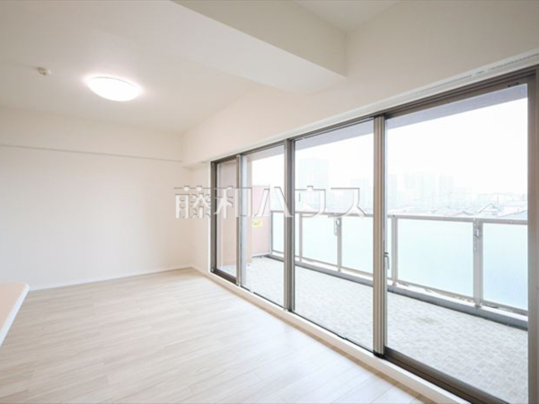 リビング　【リーデンススクエア所沢】