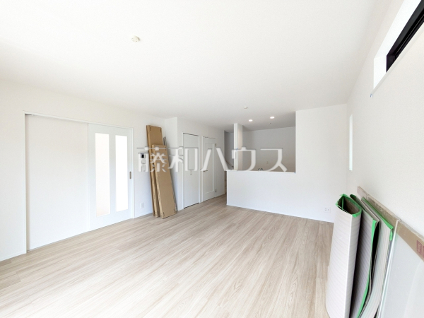 A号棟　リビング　【小金井市前原町４丁目】