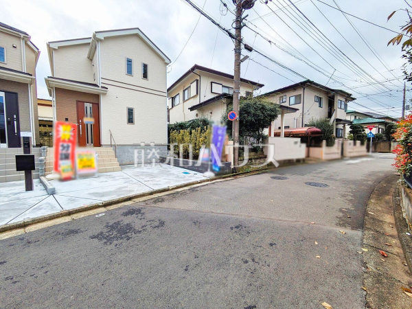 A号棟 接道状況および現場風景 【所沢市中新井4丁目】 A号棟 接道状況および現場風景 【所沢市中新井4丁目】