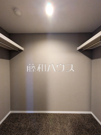 ウォークインクローゼット 【アイムふじみ野西三番館】 ウォークインクローゼット 【アイムふじみ野西三番館】