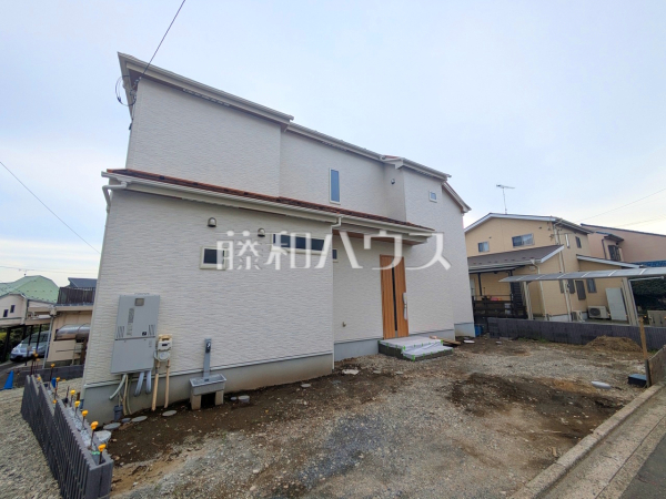 外観　【日野市西平山５丁目】
生活に溶け込むシンプルなデザインの外観が魅力の新邸です。　