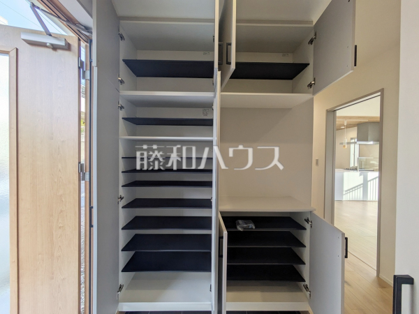 玄関収納　【日野市西平山５丁目】