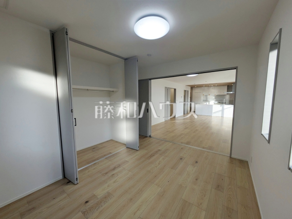 居室　【日野市西平山５丁目】