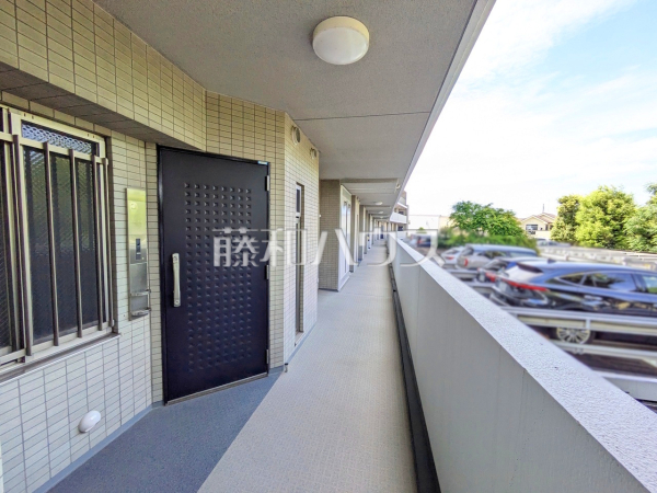 共用廊下　【セルテシティオ世田谷烏山】