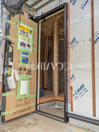 A号棟　玄関　【練馬区大泉学園町８丁目】