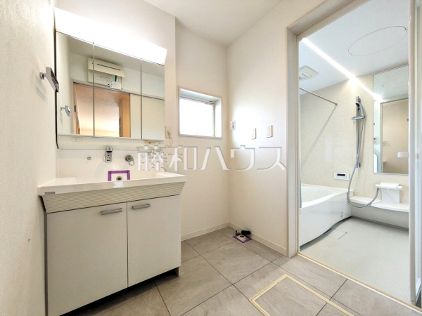 洗面室　【新座市栄２丁目】