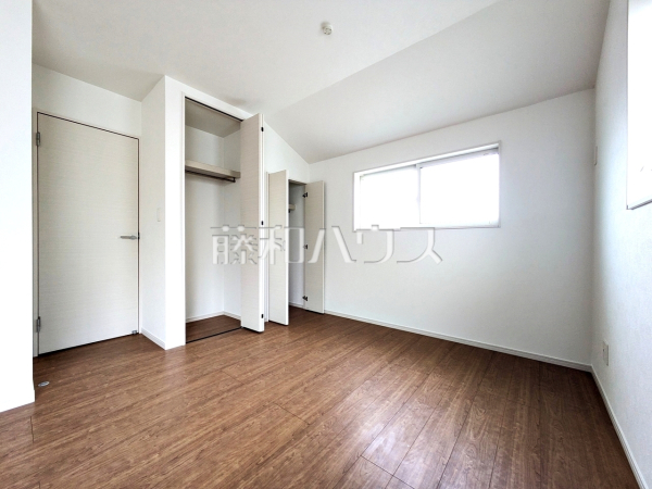 居室　【新座市栄２丁目】