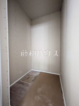 納戸　【練馬区平和台２丁目】
