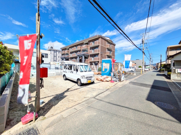 接道状況および現場風景　【福岡市東区八田１丁目】