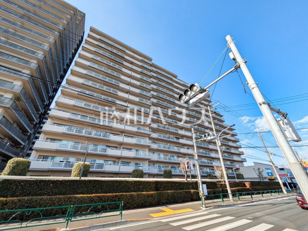 周辺環境はもちろん、日当たりや設備仕様など、実際に行ってみないと分からないことも多くございます。営業担当がご案内いたしますので、お気軽にお問い合わせください。 　【インペリアル東久留米　D棟】 