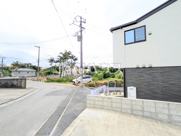 接道状況および現場風景　【沖縄市字登川】
