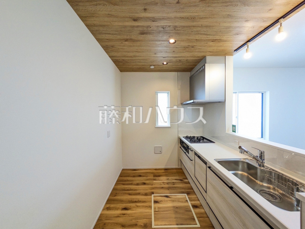 キッチン　【宜野湾市大山４丁目】