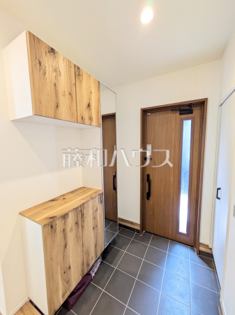 2号棟　玄関　【宜野湾市大山4丁目】