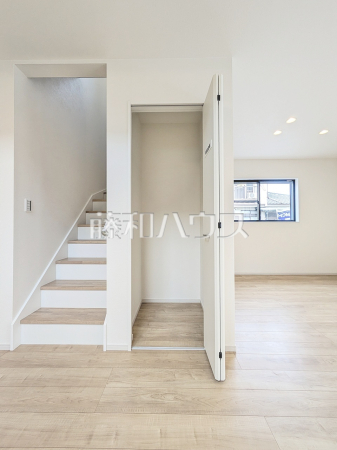 階段/収納　【西東京市南町１丁目】