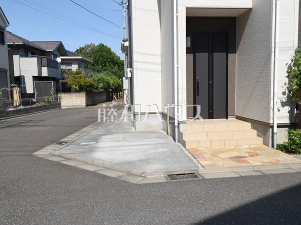 玄関　【清瀬市中清戸４丁目】