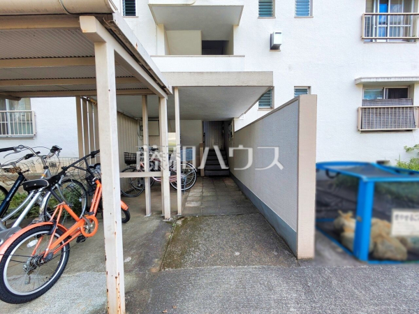エントランス　【滝山団地2街区10号棟】