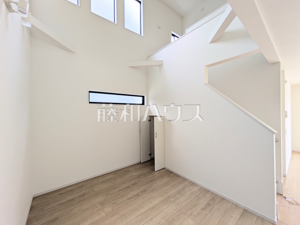 2号棟　リビング　【福岡市東区美和台５丁目】