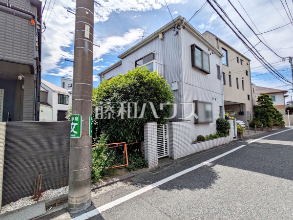 現地写真　現況：古家あり【世田谷区経堂３丁目】