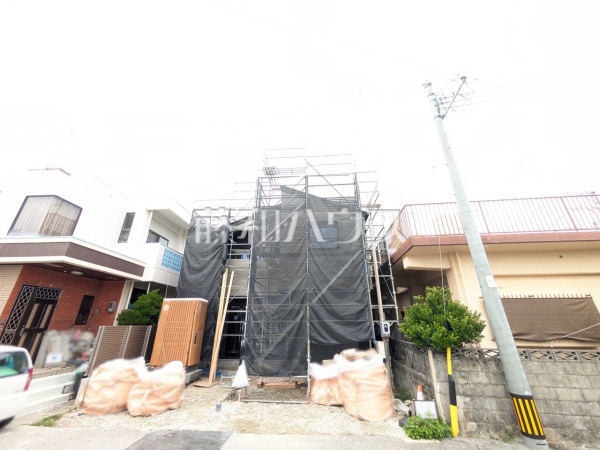 接道状況および現場風景　【西原町字小那覇】