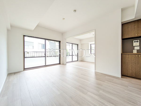 リビング　【クリオ西高島平壱番館】