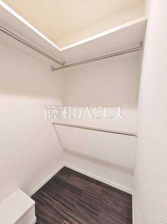 ウォークインクローゼット　【グランドメゾン千歳烏山】