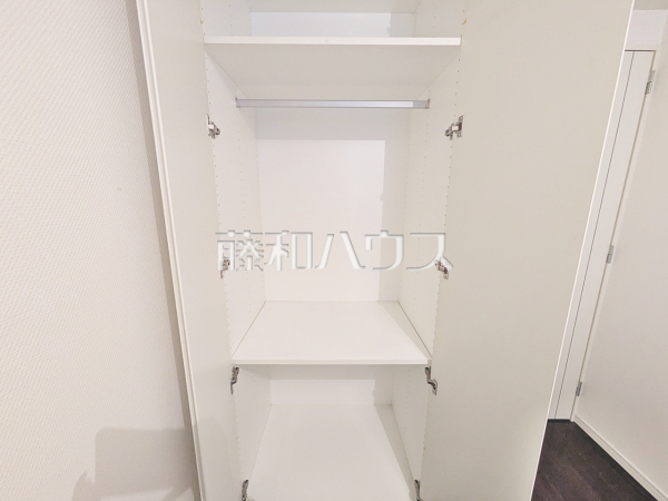 収納　【グランドメゾン千歳烏山】