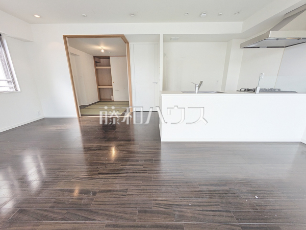 リビング　【グランドメゾン千歳烏山】