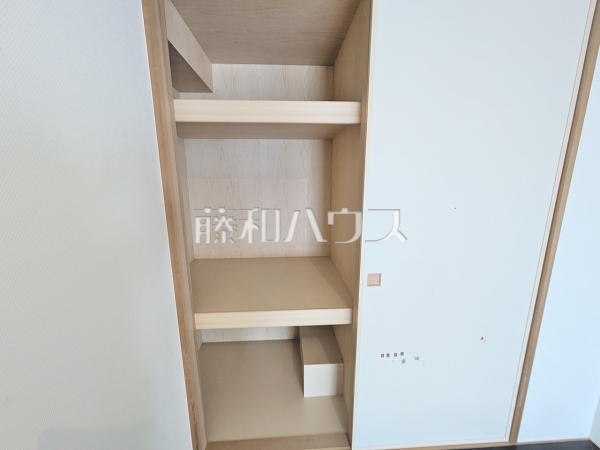 収納　【グランドメゾン千歳烏山】