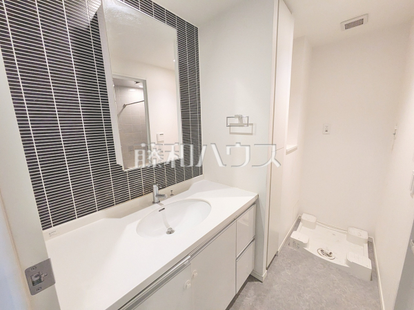 洗面室　【グランドメゾン千歳烏山】