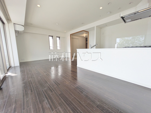 リビング　【グランドメゾン千歳烏山】