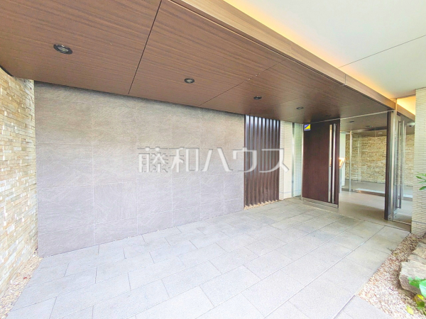 エントランス　【グランドメゾン千歳烏山】