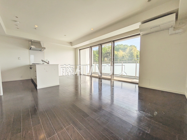 リビング　【グランドメゾン千歳烏山】