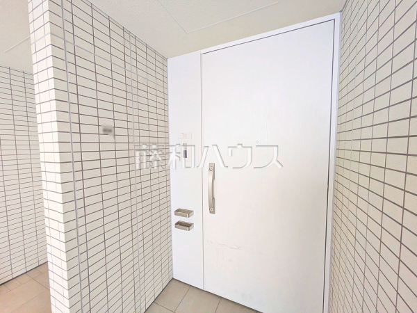 玄関　【グランドメゾン千歳烏山】