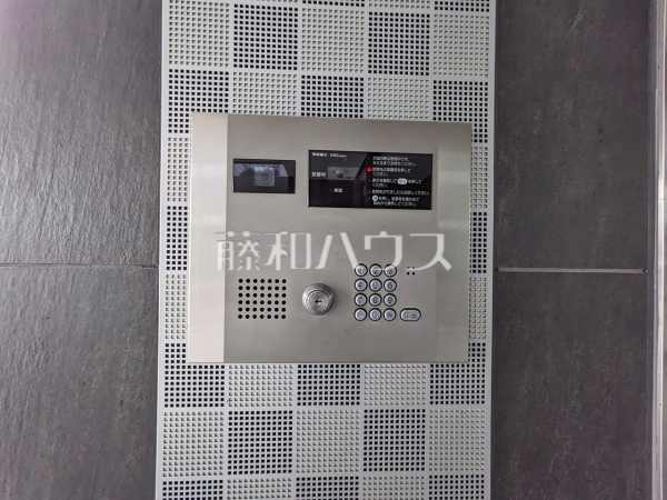 オートロック　【レーベンリヴァーレタワーザ・テラス】