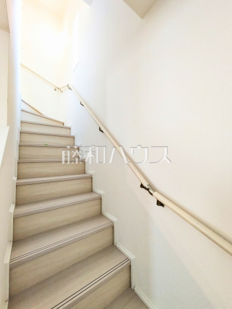 B号棟　階段　【小平市回田町】
