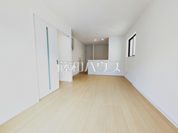 C号棟　リビング　【小平市回田町】