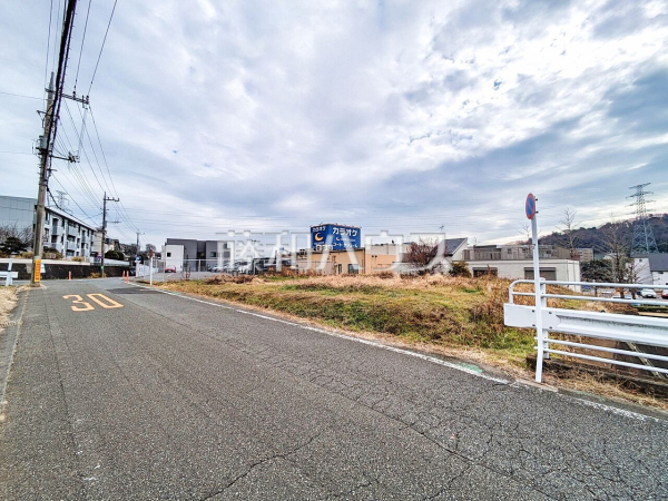 接道状況および現場風景　【多摩市乞田】
