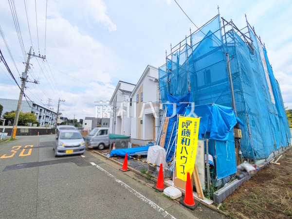 接道状況および現場風景 【多摩市乞田】 接道状況および現場風景 【多摩市乞田】