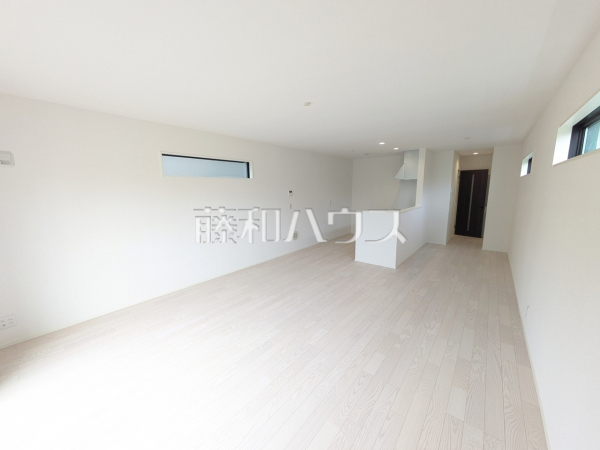 リビング　【名古屋市守山区松坂町】