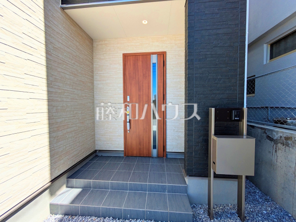 4号棟　玄関　【与那原町字与那原】